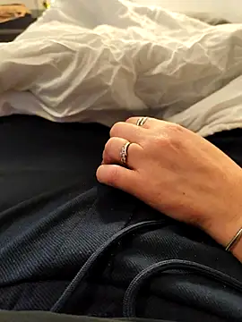 ariel-rick online show from December 19, 2025, 10:28 pm