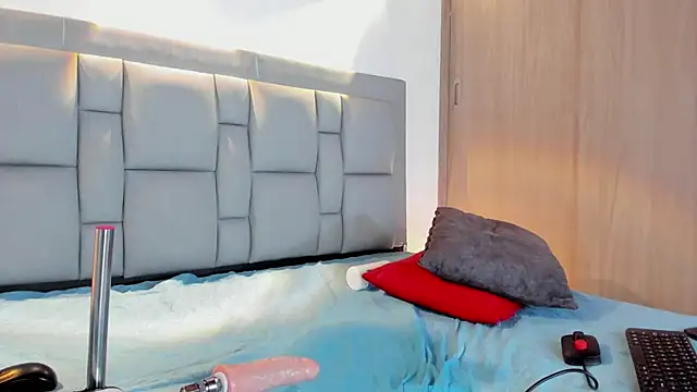 JEFFREY COTTOM online show from February 6, 2025, 8:56 pm