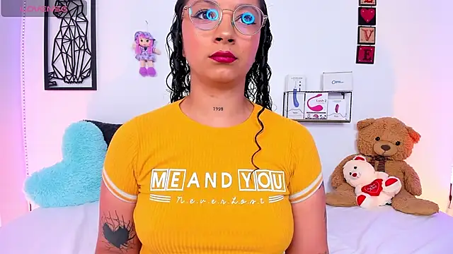 Snapshot of Mari_Sweett chatting on January 18, 2025, 1:08 pm Mari Sweett online show from January 18, 2025, 1:08 pm