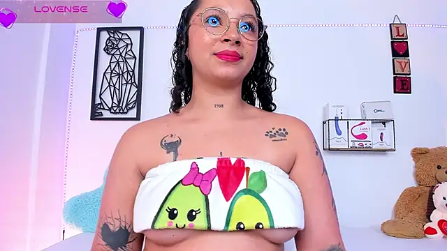 Snapshot of Mari_Sweett chatting on February 21, 2025, 1:00 am Mari Sweett online show from February 21, 2025, 1:00 am