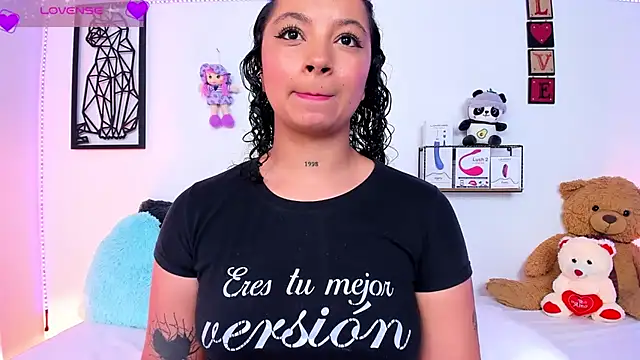 Snapshot of Mari_Sweett chatting on March 22, 2025, 8:04 pm Mari Sweett online show from March 22, 2025, 8:04 pm