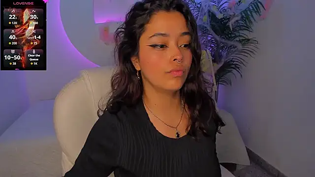 Ariana Pierce online show from October 31, 2025, 1:34 pm