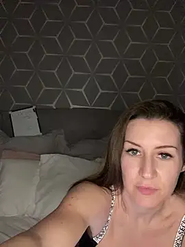 Snapshot of Charlotte-Urban chatting on December 29, 2024, 10:47 pm Charlotte-Urban online show from December 29, 2024, 10:47 pm