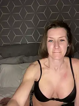 Snapshot of Charlotte-Urban chatting on February 27, 2025, 8:42 pm Charlotte-Urban online show from February 27, 2025, 8:42 pm