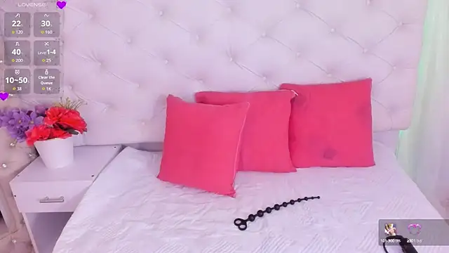 anchela-garcia1 online show from September 24, 2025, 12:19 pm