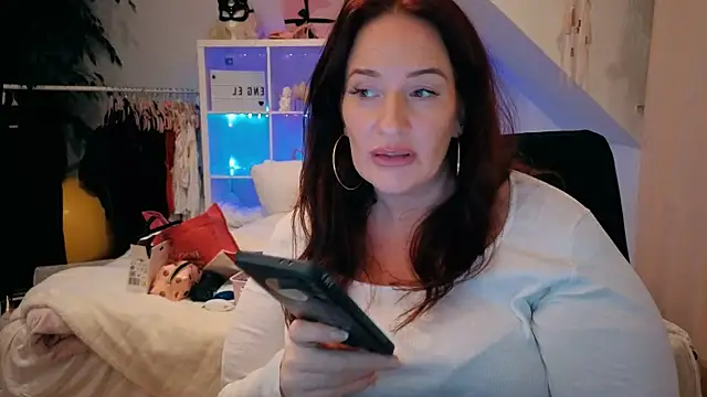 Engel mia online show from October 8, 2025, 11:02 pm