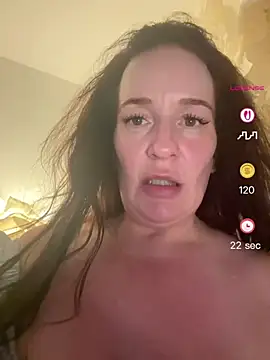 Snapshot of Engel_mia chatting on June 25, 2026, 10:14 pm Engel mia online show from June 25, 2026, 10:14 pm