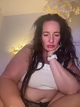 Snapshot of Engel_mia chatting on July 17, 2026, 10:14 pm Engel mia online show from July 17, 2026, 10:14 pm
