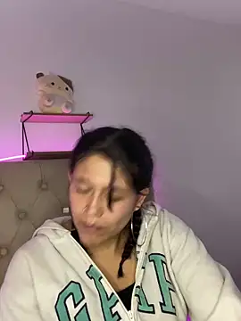 mariana 21x online show from February 15, 2025, 1:38 pm