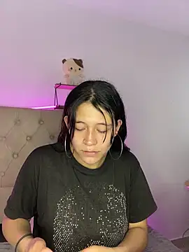 mariana 21x online show from February 27, 2025, 1:07 pm