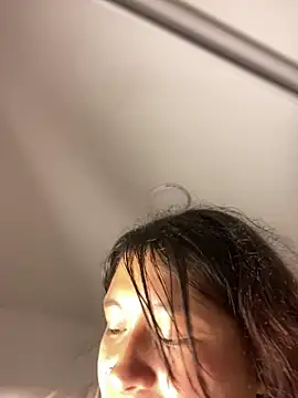 mariana 21x online show from March 6, 2025, 7:54 pm