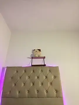 mariana 21x online show from March 7, 2025, 12:56 pm