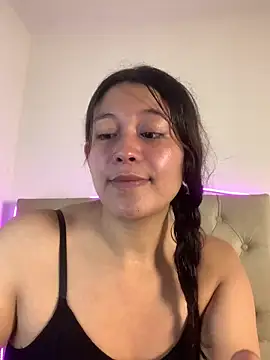 mariana 21x online show from March 8, 2025, 12:52 pm