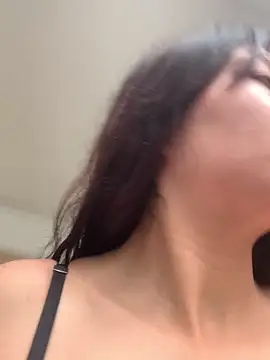 mariana 21x online show from March 13, 2025, 1:18 pm