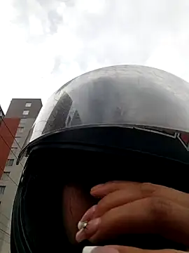 mariana 21x online show from October 10, 2025, 12:15 pm