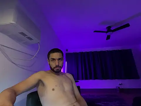 Snapshot of DerekPerez2025 chatting on January 18, 2025, 11:43 am DerekPerez2025 online show from January 18, 2025, 11:43 am