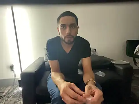 Snapshot of DerekPerez2025 chatting on February 27, 2025, 4:31 am DerekPerez2025 online show from February 27, 2025, 4:31 am