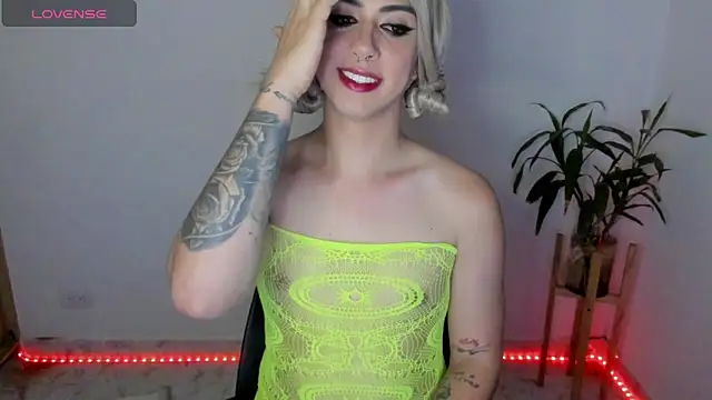 ashley sans2000 online show from November 28, 2025, 10:18 am