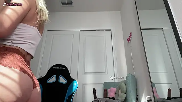 PaigePawg online show from April 15, 2026, 9:15 pm