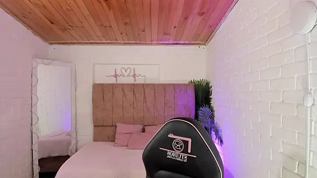 Snapshot of penelope_tay1 chatting on September 21, 2025, 3:19 am penelope tay1 online show from September 21, 2025, 3:19 am