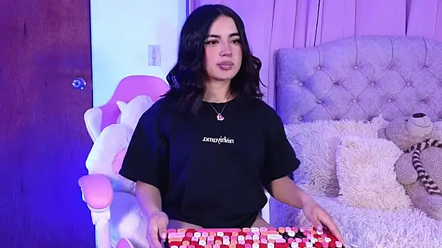 Emily-14 online show from December 17, 2024, 5:07 am