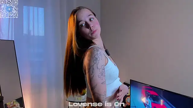 FalineDowlen online show from January 11, 2026, 2:27 am