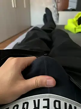 93moro online show from December 31, 2024, 2:14 pm