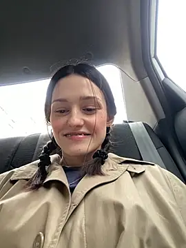 Mia Mia M online show from April 3, 2026, 3:10 pm