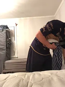 Snapshot of jolesin chatting on October 13, 2025, 2:22 am jolesin online show from October 13, 2025, 2:22 am