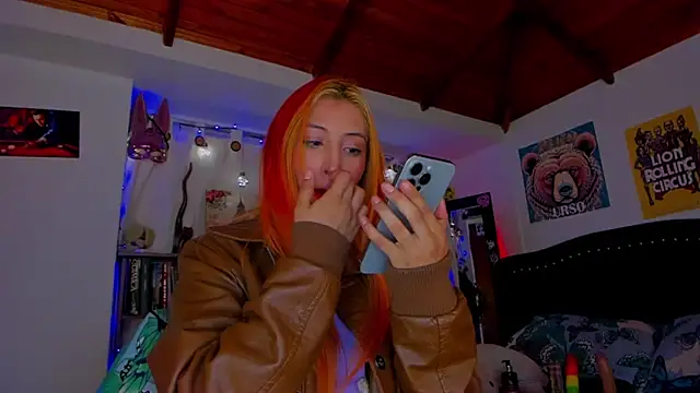 Snapshot of cuteweed420 chatting on January 4, 2025, 5:48 am cuteweed420 online show from January 4, 2025, 5:48 am