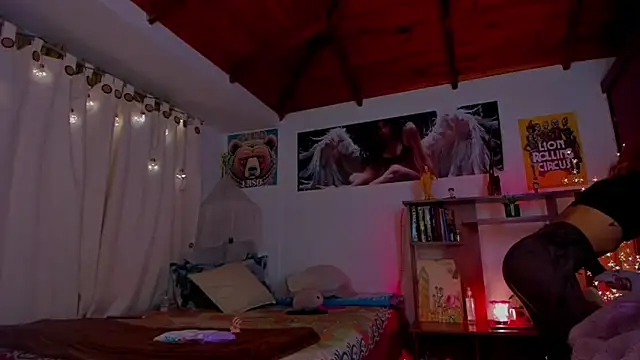 Snapshot of cuteweed420 chatting on February 25, 2025, 5:41 am cuteweed420 online show from February 25, 2025, 5:41 am