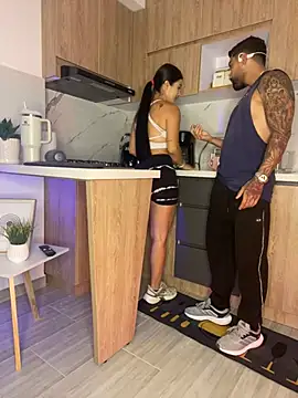 Snapshot of Sweet_and_caramel chatting on January 27, 2025, 6:52 pm Sweet and caramel online show from January 27, 2025, 6:52 pm