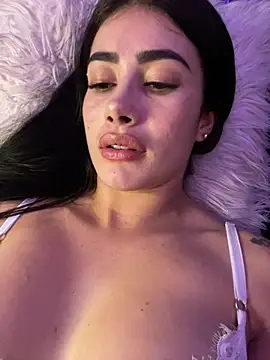 Snapshot of Sweet_and_caramel chatting on February 16, 2025, 3:58 am Sweet and caramel online show from February 16, 2025, 3:58 am