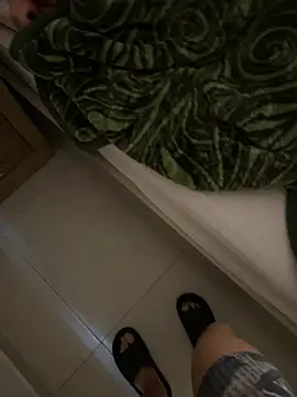 Snapshot of Sweet_and_caramel chatting on March 20, 2025, 1:15 pm Sweet and caramel online show from March 20, 2025, 1:15 pm