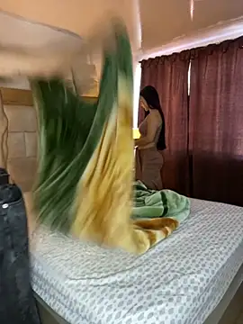 Snapshot of Sweet_and_caramel chatting on September 9, 2025, 3:22 pm Sweet and caramel online show from September 9, 2025, 3:22 pm