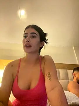 Snapshot of Sweet_and_caramel chatting on October 24, 2025, 10:39 pm Sweet and caramel online show from October 24, 2025, 10:39 pm