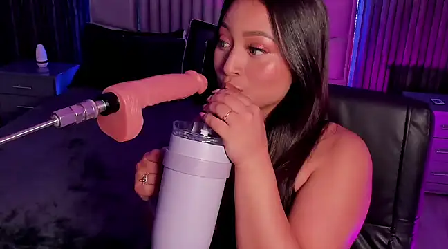 Snapshot of Lillyortiz chatting on January 21, 2025, 11:13 pm Lillyortiz online show from January 21, 2025, 11:13 pm