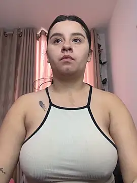 SaraBraun  online show from November 13, 2025, 4:28 pm