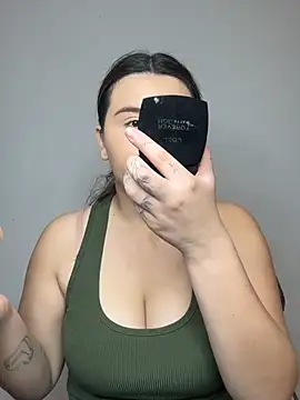 Snapshot of SaraBraun_ chatting on February 5, 2026, 6:01 pm SaraBraun online show from February 5, 2026, 6:01 pm