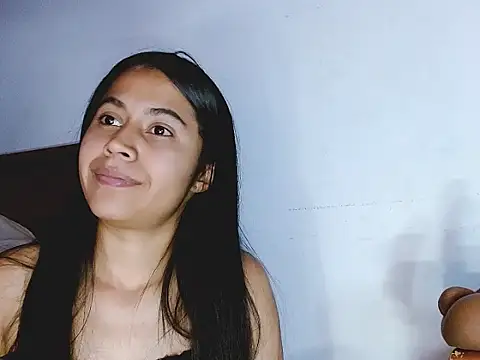 Snapshot of brihanna_lena chatting on June 23, 2026, 6:33 am brihanna lena online show from June 23, 2026, 6:33 am
