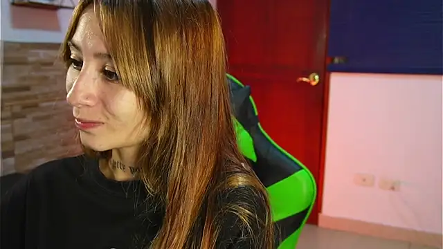 Michell Wallker online show from March 19, 2026, 10:47 pm