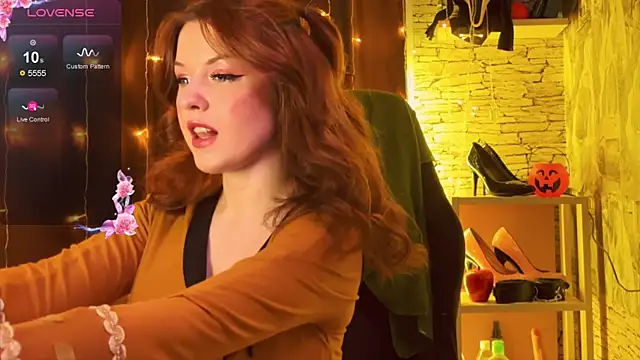 Snapshot of LaurenRossss chatting on November 1, 2025, 11:40 pm LaurenRossss online show from November 1, 2025, 11:40 pm