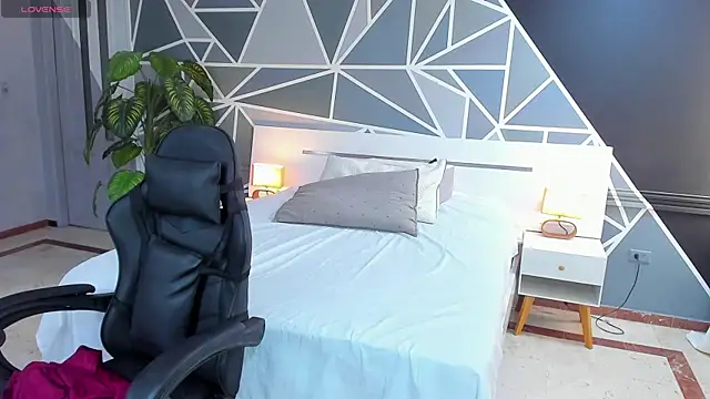 Snapshot of Lucifer_shadow chatting on February 27, 2025, 2:43 pm Lucifer shadow online show from February 27, 2025, 2:43 pm