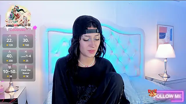 Snapshot of sett_and_gwen chatting on December 21, 2024, 3:14 am sett and gwen online show from December 21, 2024, 3:14 am