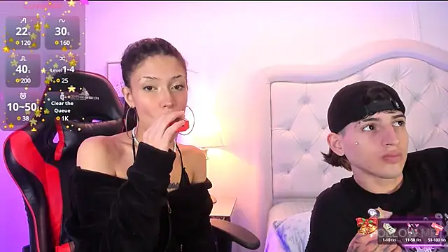 Snapshot of sett_and_gwen chatting on December 30, 2024, 4:20 am sett and gwen online show from December 30, 2024, 4:20 am