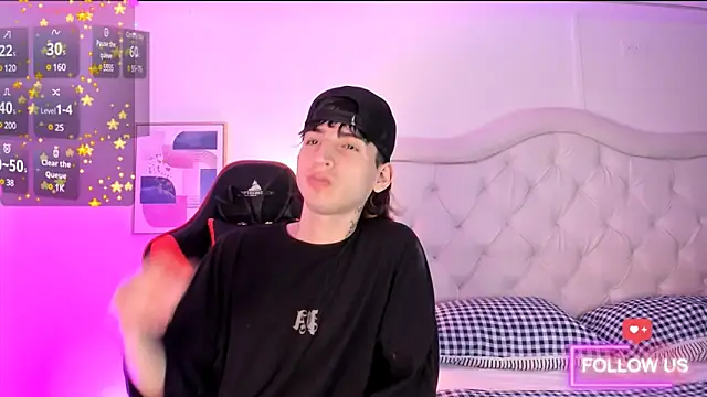 Snapshot of sett_and_gwen chatting on January 28, 2025, 11:07 pm sett and gwen online show from January 28, 2025, 11:07 pm