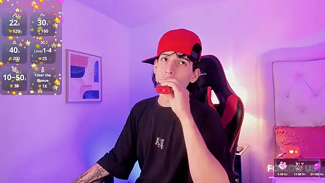 Snapshot of sett_and_gwen chatting on March 8, 2025, 4:45 am sett and gwen online show from March 8, 2025, 4:45 am