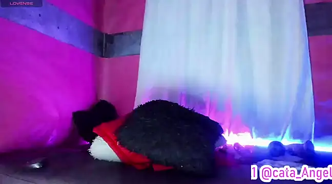 Snapshot of Cata-angel chatting on January 12, 2025, 2:03 am Cata-angel online show from January 12, 2025, 2:03 am