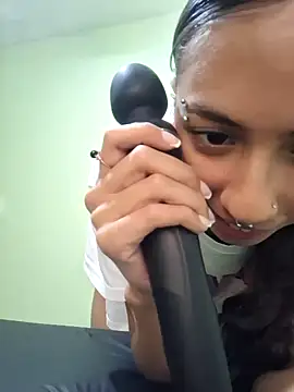 Jazmin-Cerezita online show from December 21, 2024, 2:58 pm