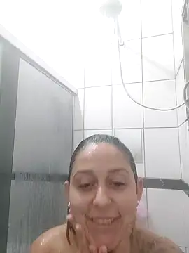 Snapshot of baixinhaloira chatting on December 15, 2024, 12:18 am baixinhaloira online show from December 15, 2024, 12:18 am